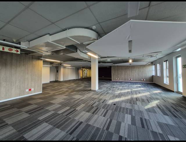 1,180M² OFFICE TO LET IN ILLOVO